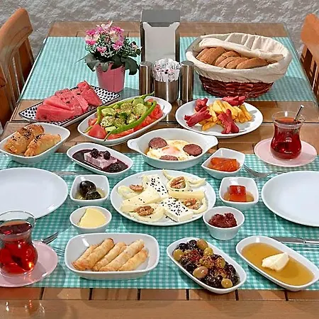 Hotel Brothers Çeşme