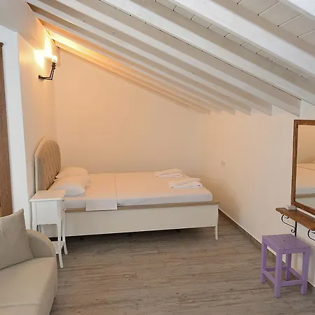 Brothers Boutique Hotel 3*